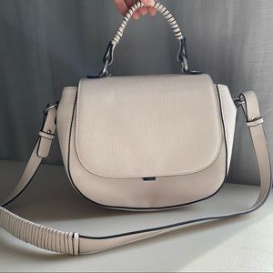 Chelsea28 Crossbody Purse,  Cream, Beige, Rounded Bottom, Excellent Condition 🖤